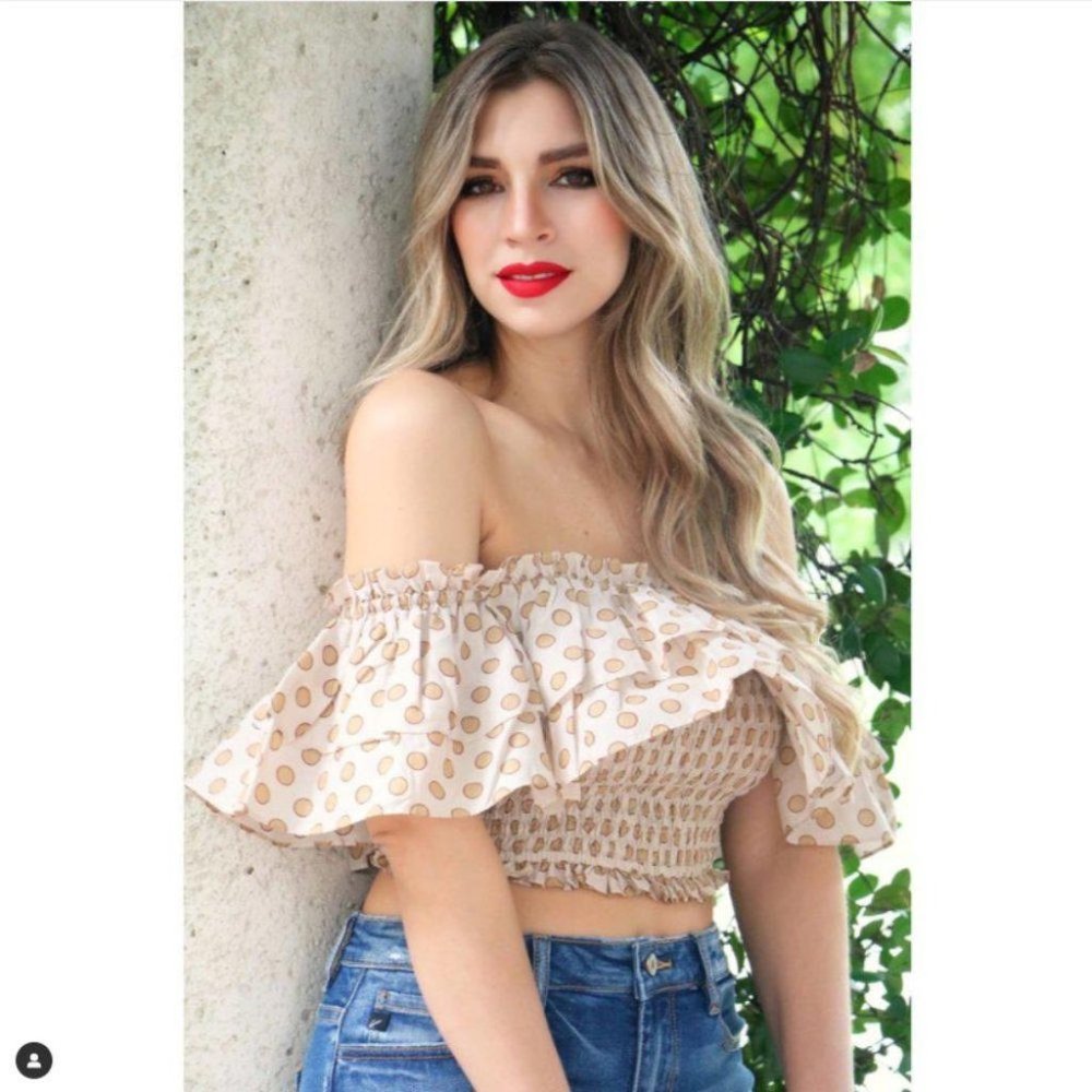 HappyXNature Kate Hudson Ruffle Smocked Cropped Top Off The Shoulder M
